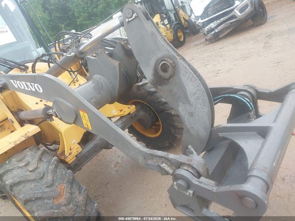 2016 VOLVO L30G