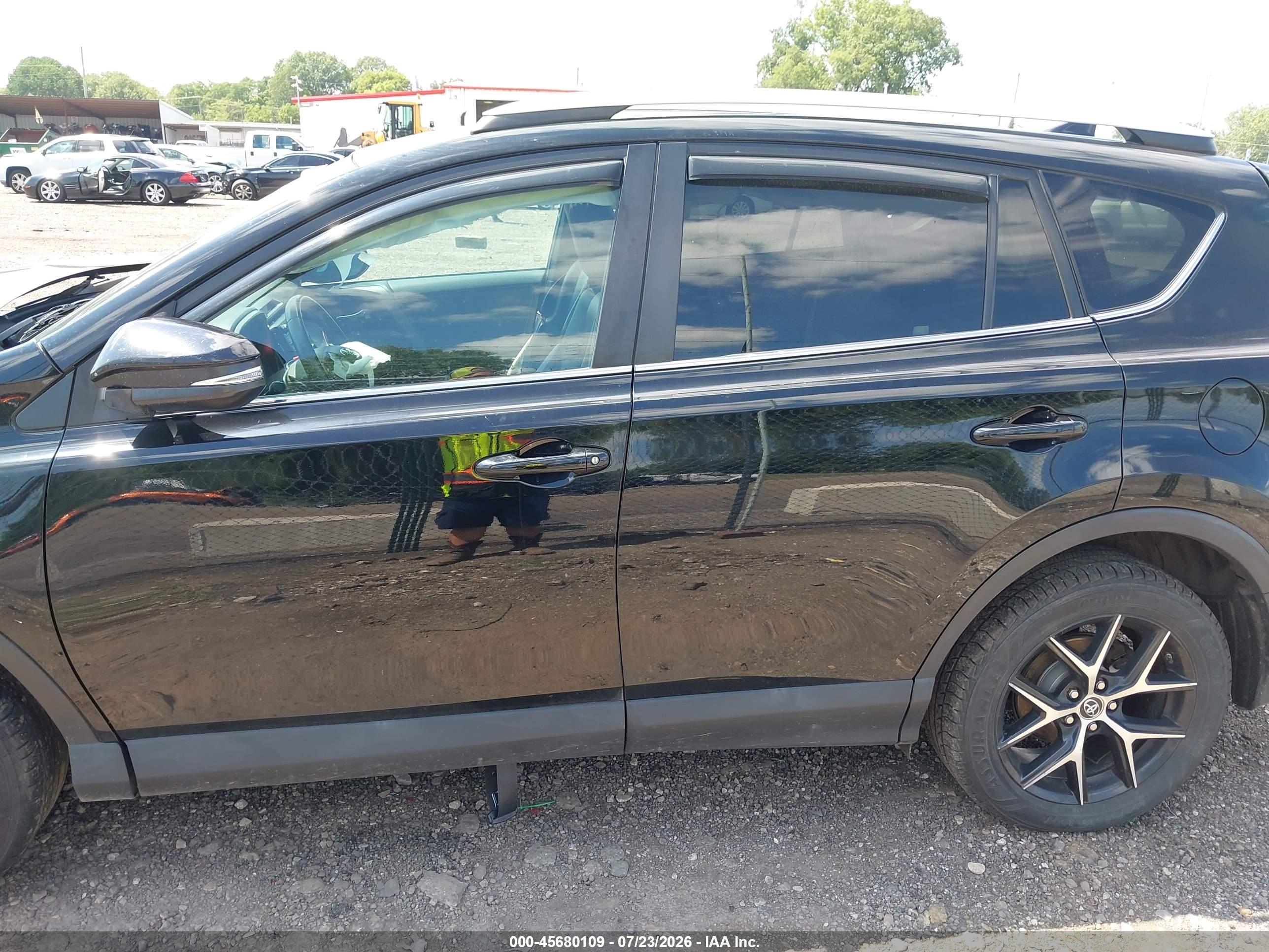 2016 TOYOTA RAV4 SE