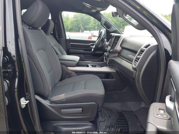 2024 RAM 1500 BIG HORN  4X4 6'4 BOX
