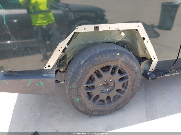 2024 TESLA CYBERTRUCK