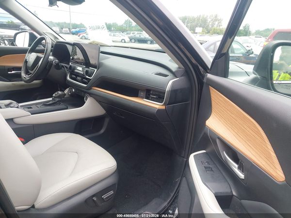 2024 TOYOTA GRAND HIGHLANDER PLATINUM