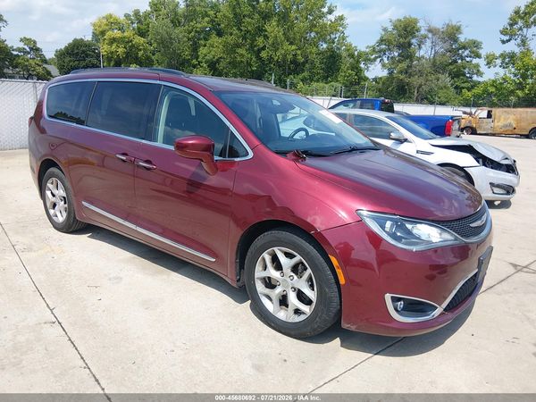 2017 CHRYSLER PACIFICA TOURING-L — I1