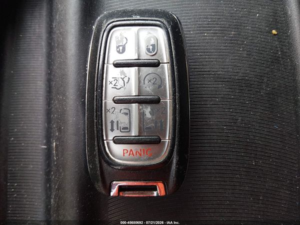 2017 CHRYSLER PACIFICA TOURING-L — I11