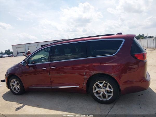 2017 CHRYSLER PACIFICA TOURING-L — I117