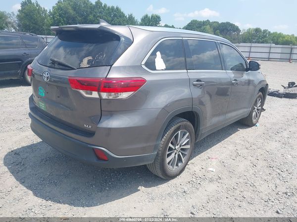 2019 TOYOTA HIGHLANDER XLE
