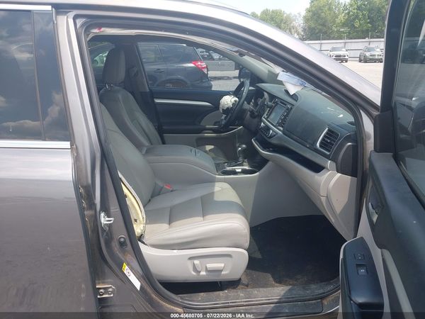 2019 TOYOTA HIGHLANDER XLE