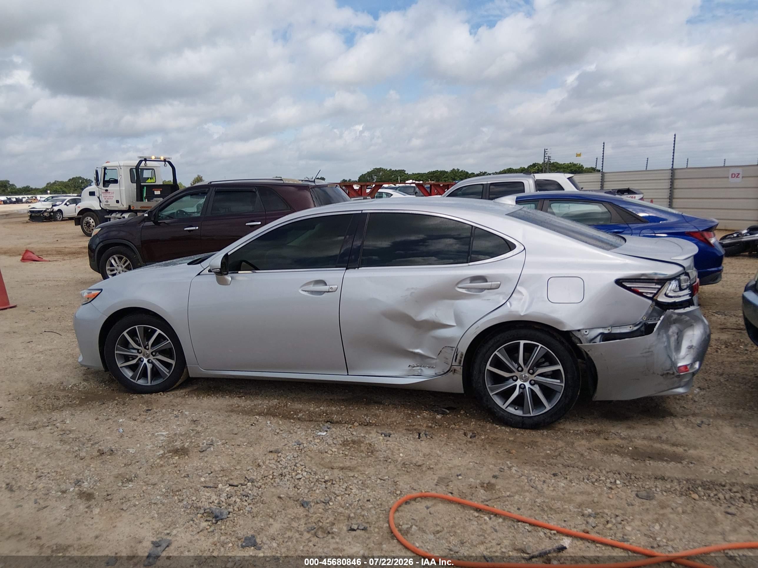 2018 LEXUS ES 300H