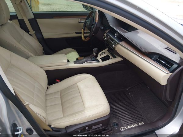 2018 LEXUS ES 300H