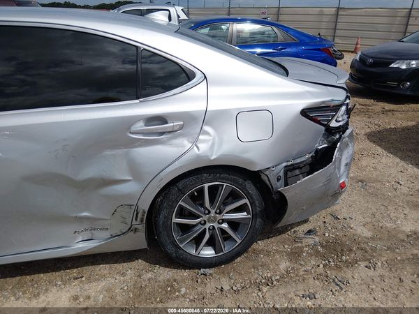 2018 LEXUS ES 300H