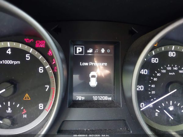 2018 HYUNDAI SANTA FE SE