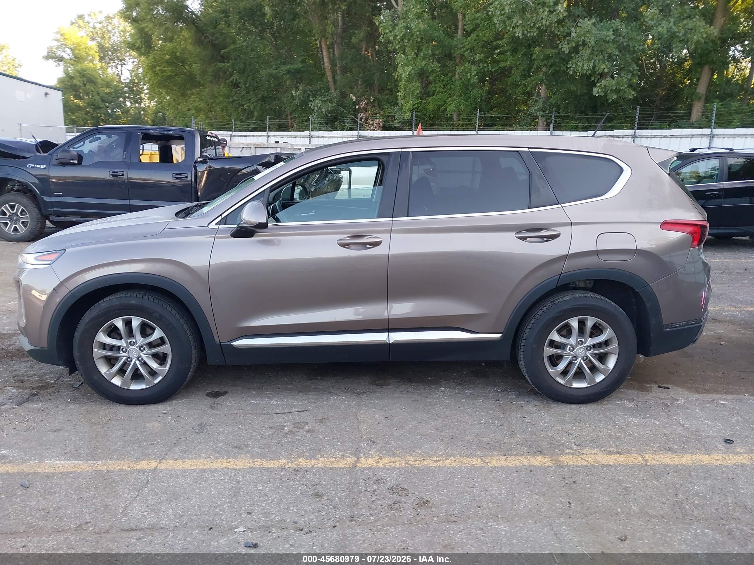 2019 HYUNDAI SANTA FE SE