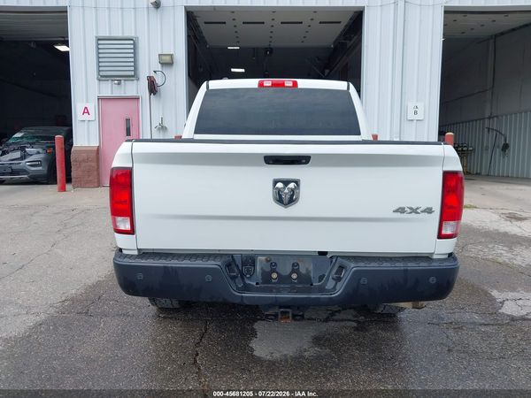 2017 RAM 1500 TRADESMAN  4X4 5'7 BOX