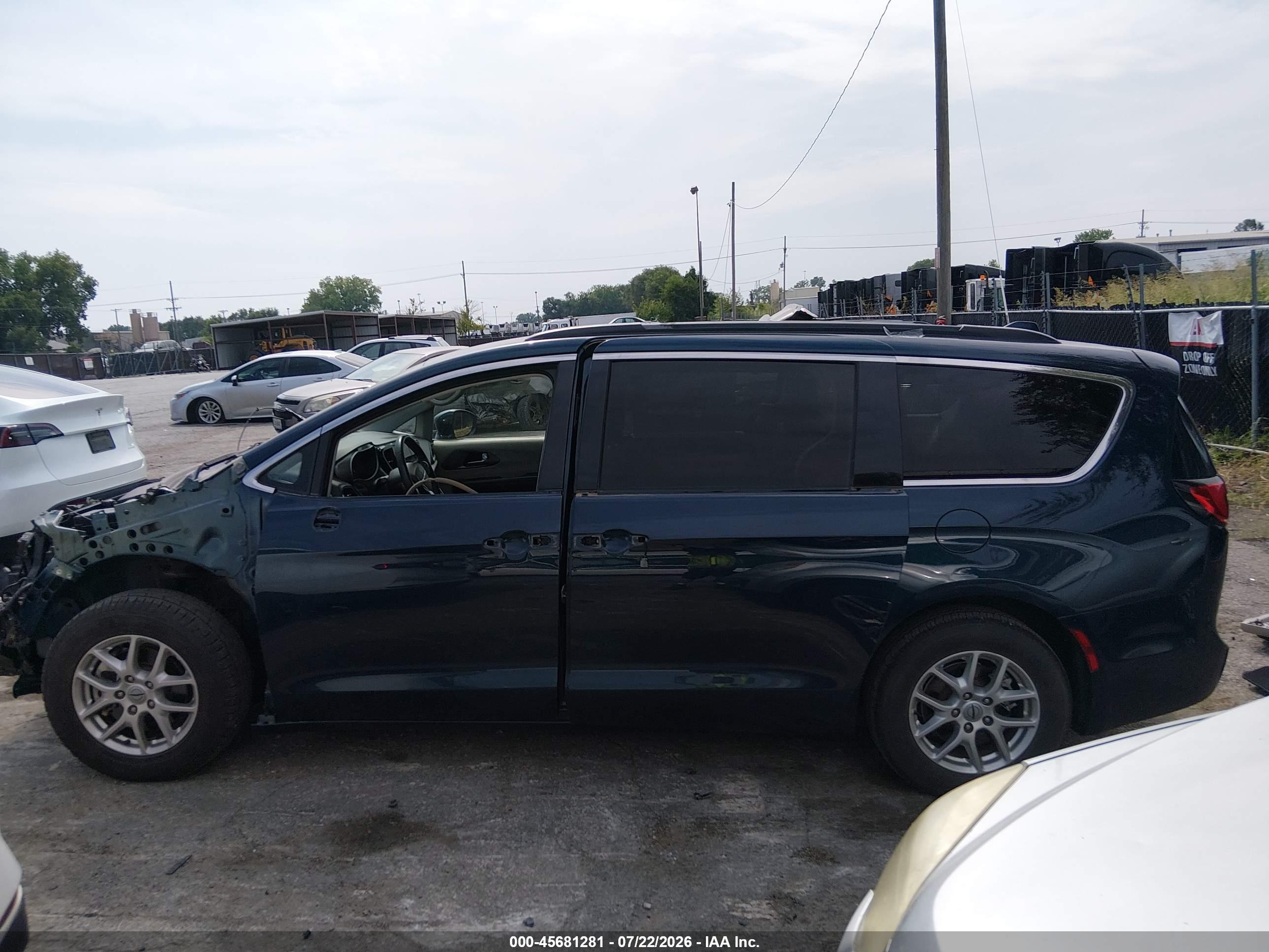2022 CHRYSLER PACIFICA TOURING L