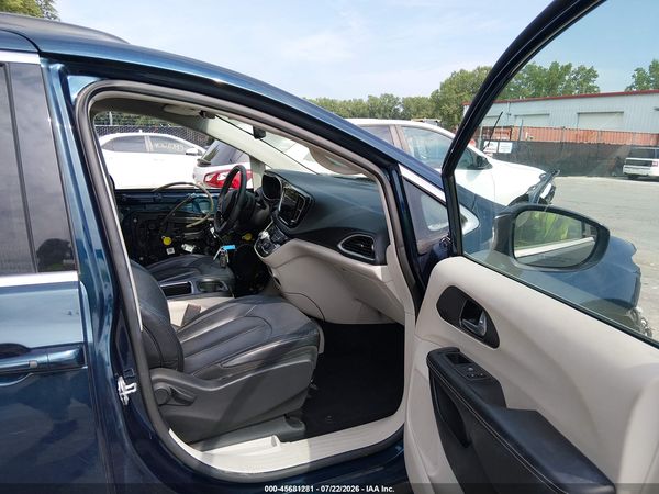2022 CHRYSLER PACIFICA TOURING L