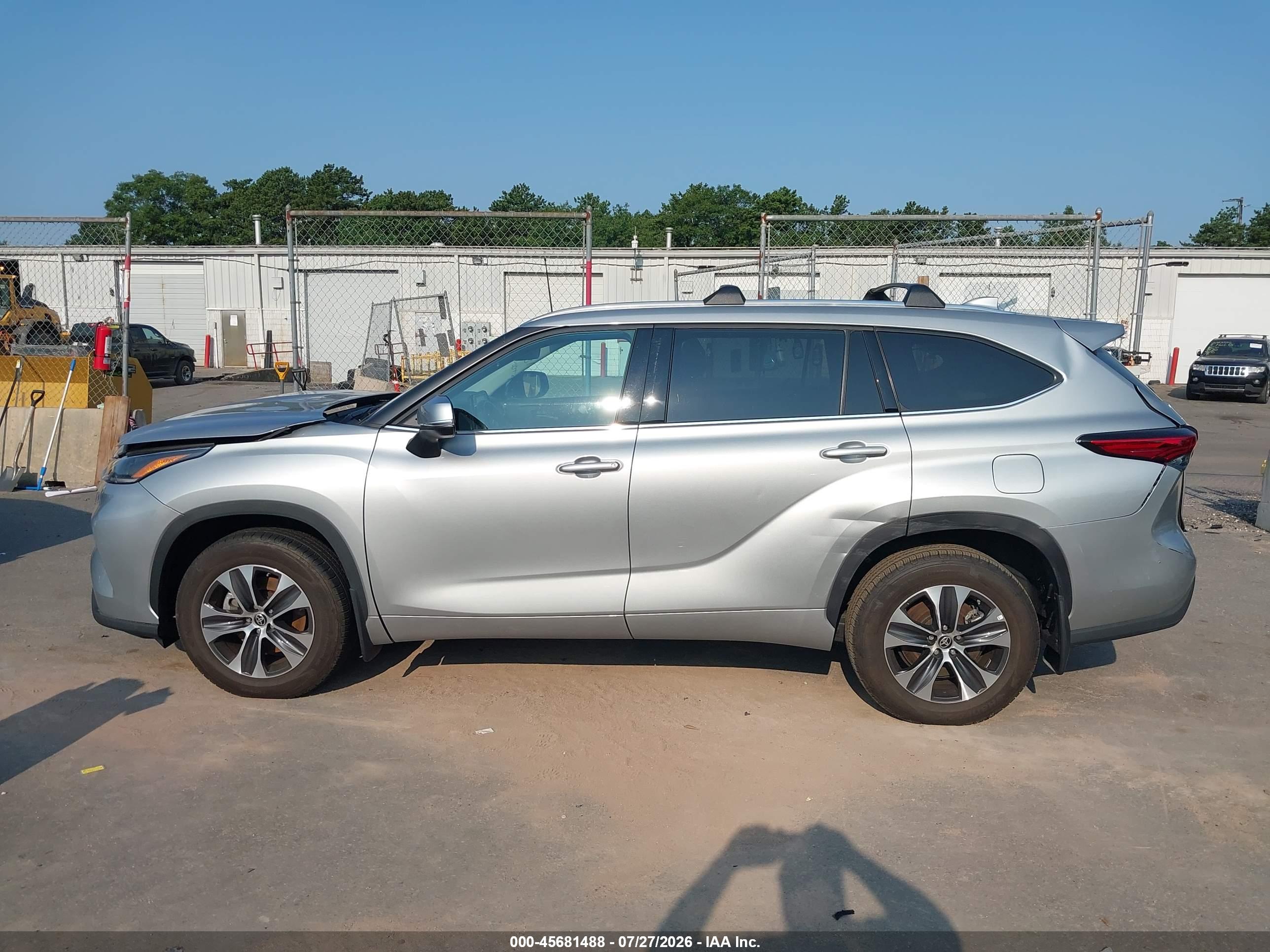 2021 TOYOTA HIGHLANDER XLE