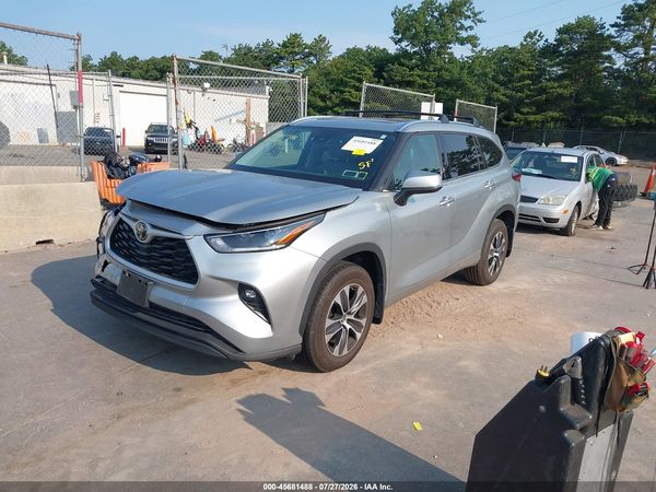2021 TOYOTA HIGHLANDER XLE
