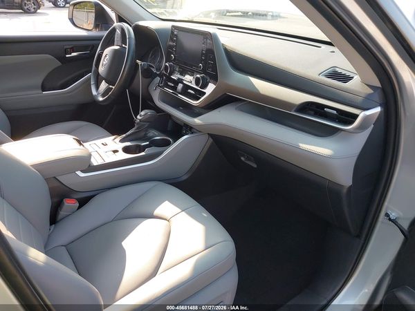 2021 TOYOTA HIGHLANDER XLE