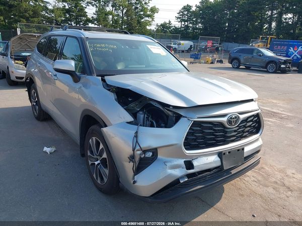 2021 TOYOTA HIGHLANDER XLE