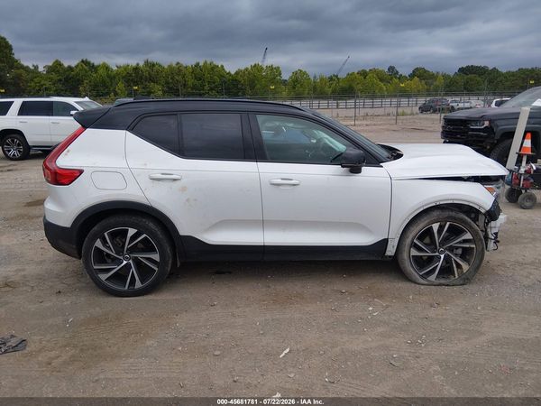 2021 VOLVO XC40 T5 R-DESIGN