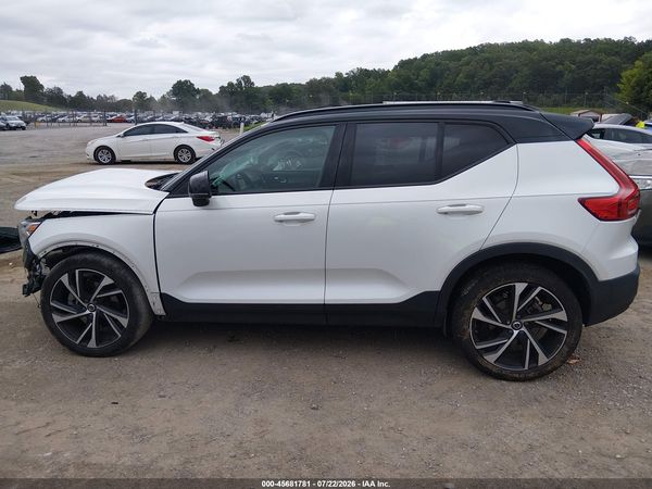 2021 VOLVO XC40 T5 R-DESIGN