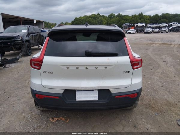 2021 VOLVO XC40 T5 R-DESIGN