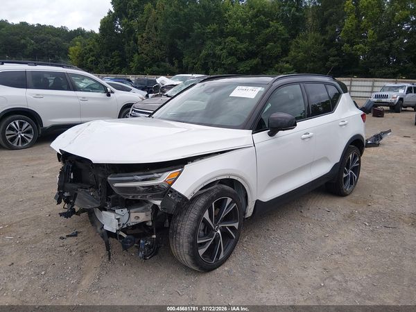 2021 VOLVO XC40 T5 R-DESIGN