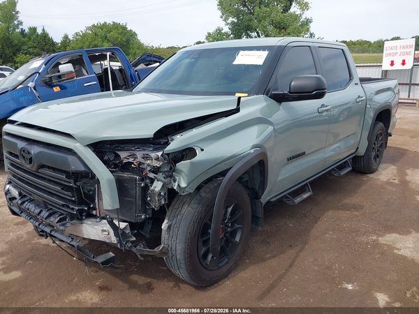 2025 TOYOTA TUNDRA SR5