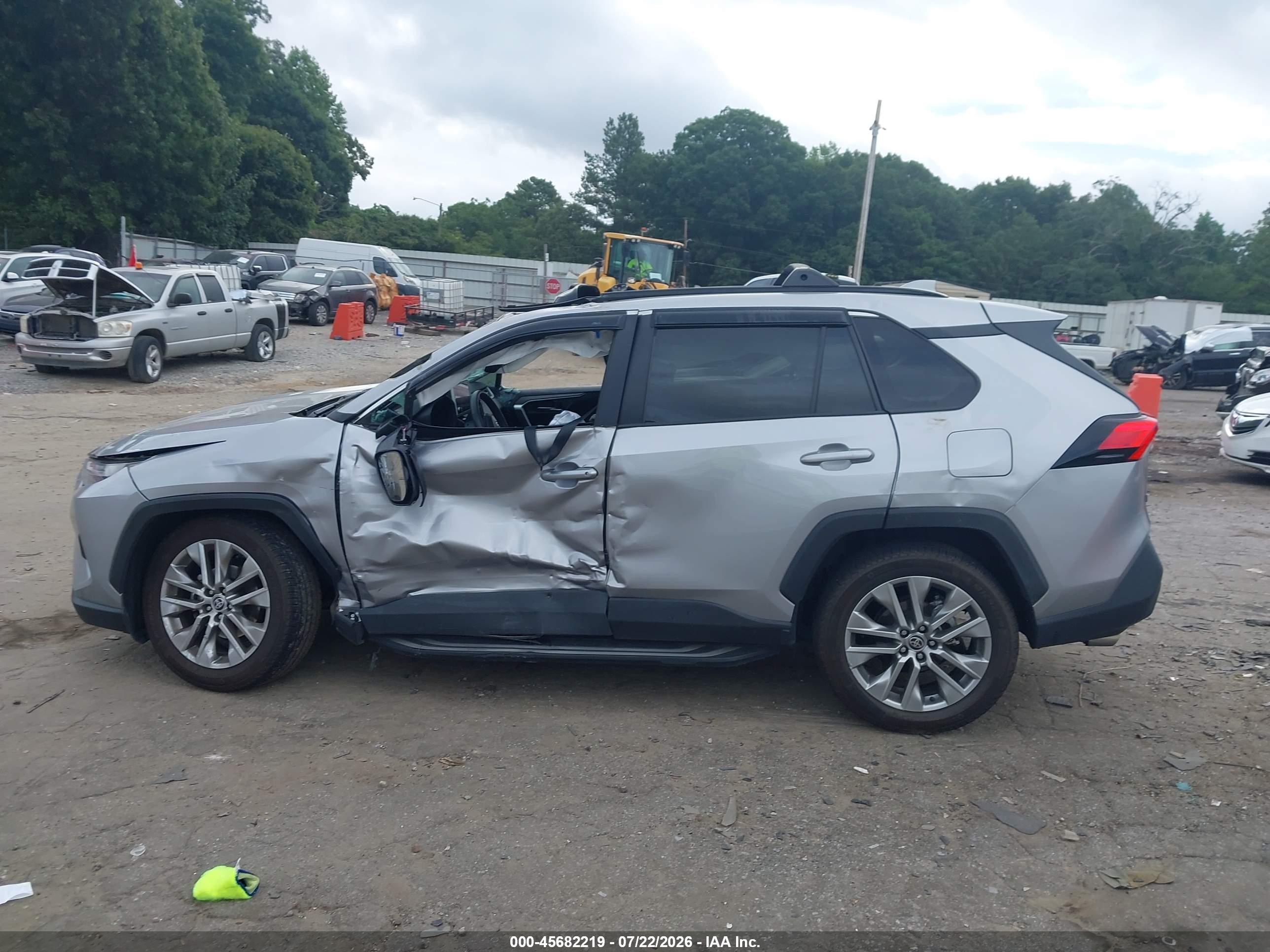 2023 TOYOTA RAV4 XLE PREMIUM
