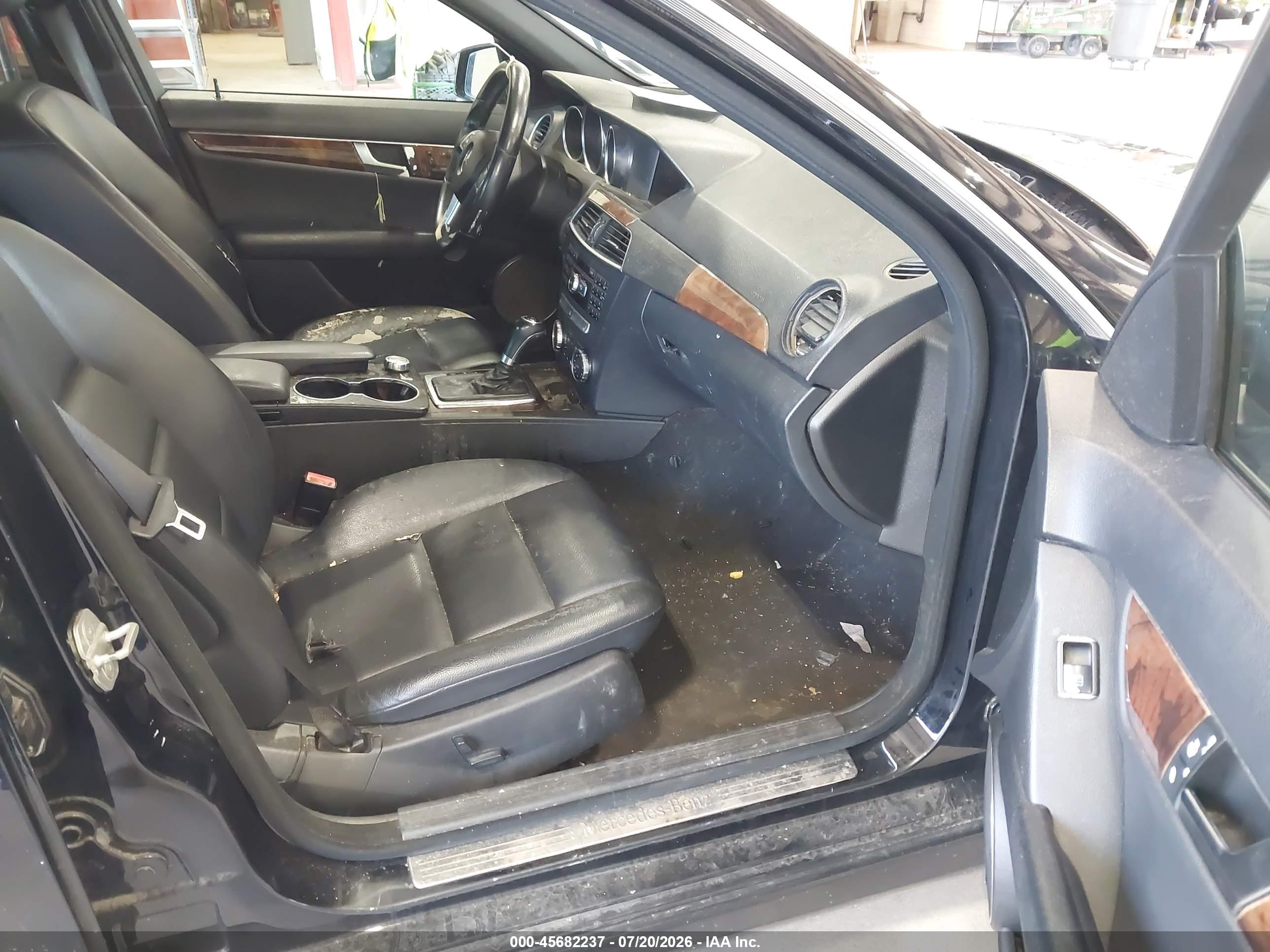 2012 MERCEDES-BENZ C 300 C300 4-MATIC