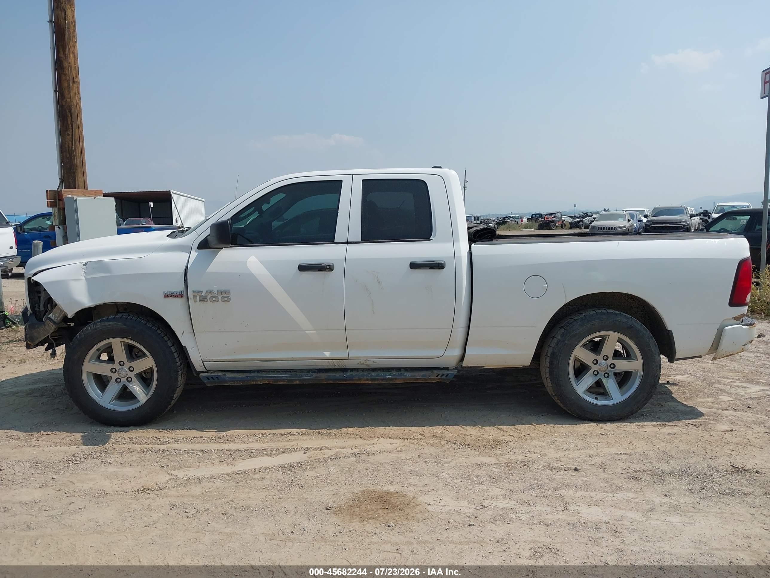 2017 RAM 1500 EXPRESS  4X4 6'4 BOX