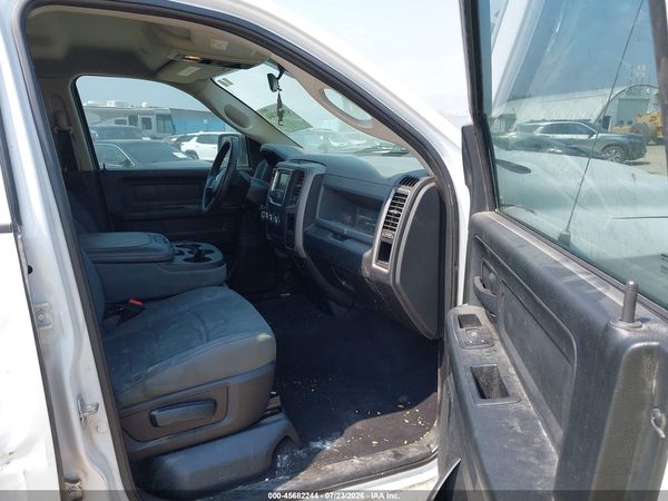 2017 RAM 1500 EXPRESS  4X4 6'4 BOX