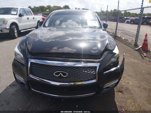 2017 INFINITI Q70 3.7