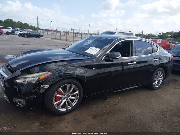 2017 INFINITI Q70 3.7