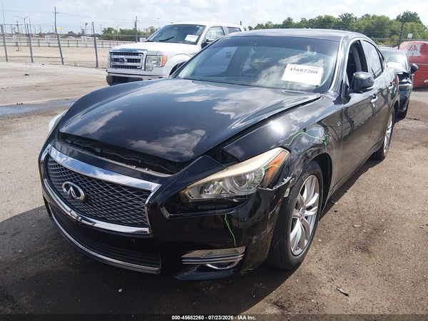 2017 INFINITI Q70 3.7