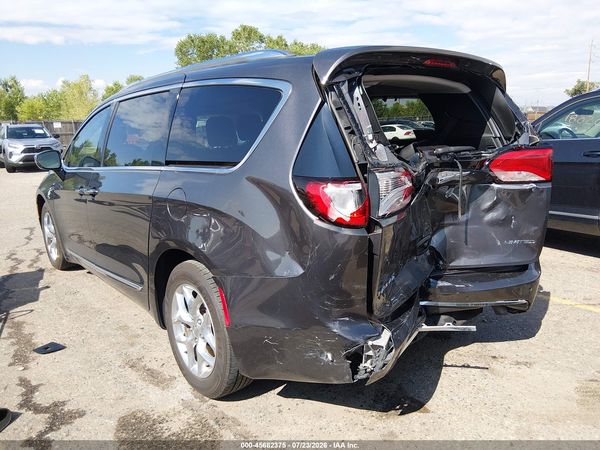 2018 CHRYSLER PACIFICA LIMITED — I3