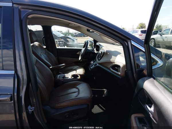 2018 CHRYSLER PACIFICA LIMITED — I5