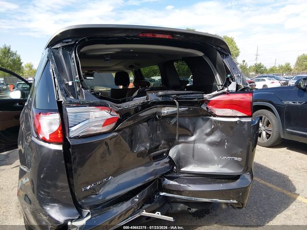 2018 CHRYSLER PACIFICA LIMITED — I6