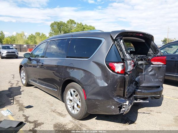 2018 CHRYSLER PACIFICA LIMITED — I117