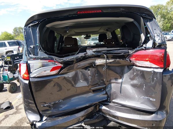 2018 CHRYSLER PACIFICA LIMITED — I119