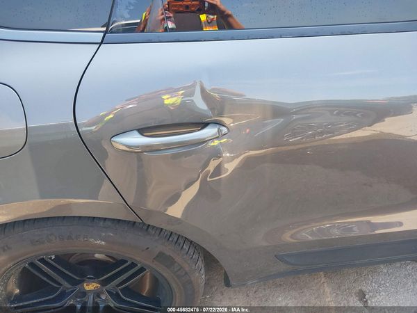 2015 PORSCHE MACAN S
