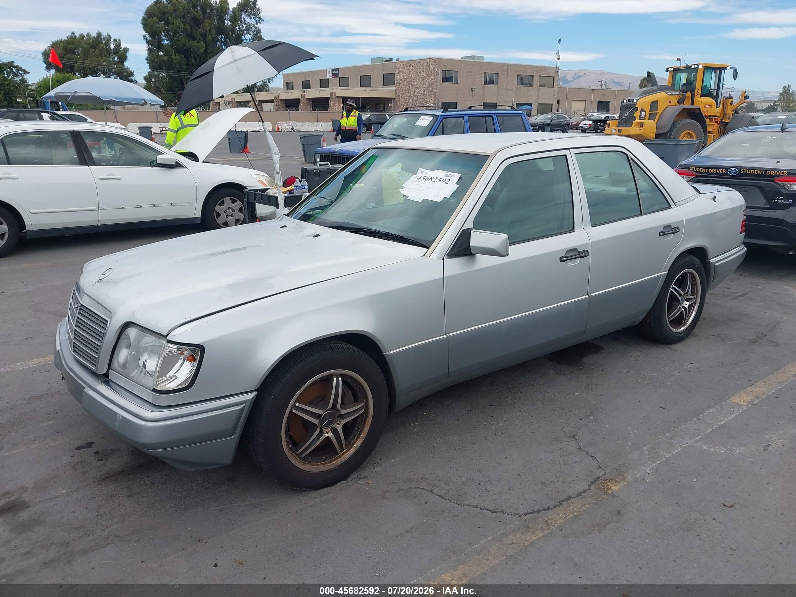 1994 MERCEDES-BENZ E E320 124