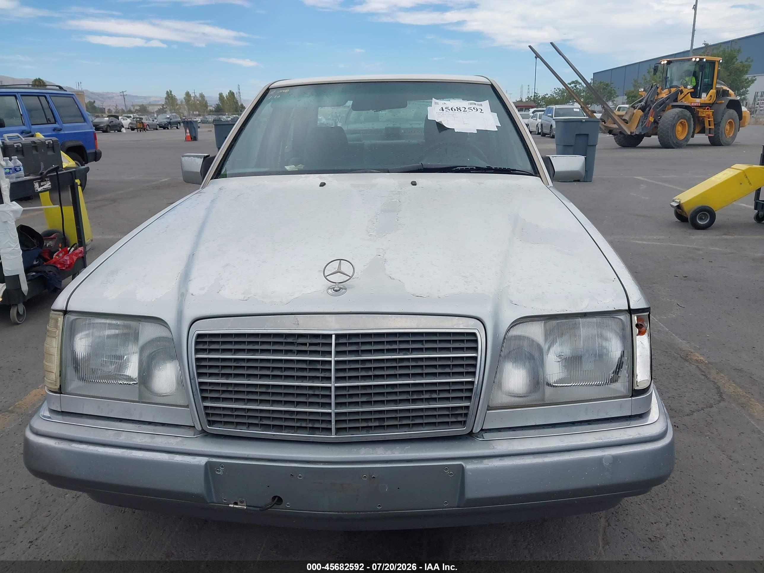 1994 MERCEDES-BENZ E E320 124