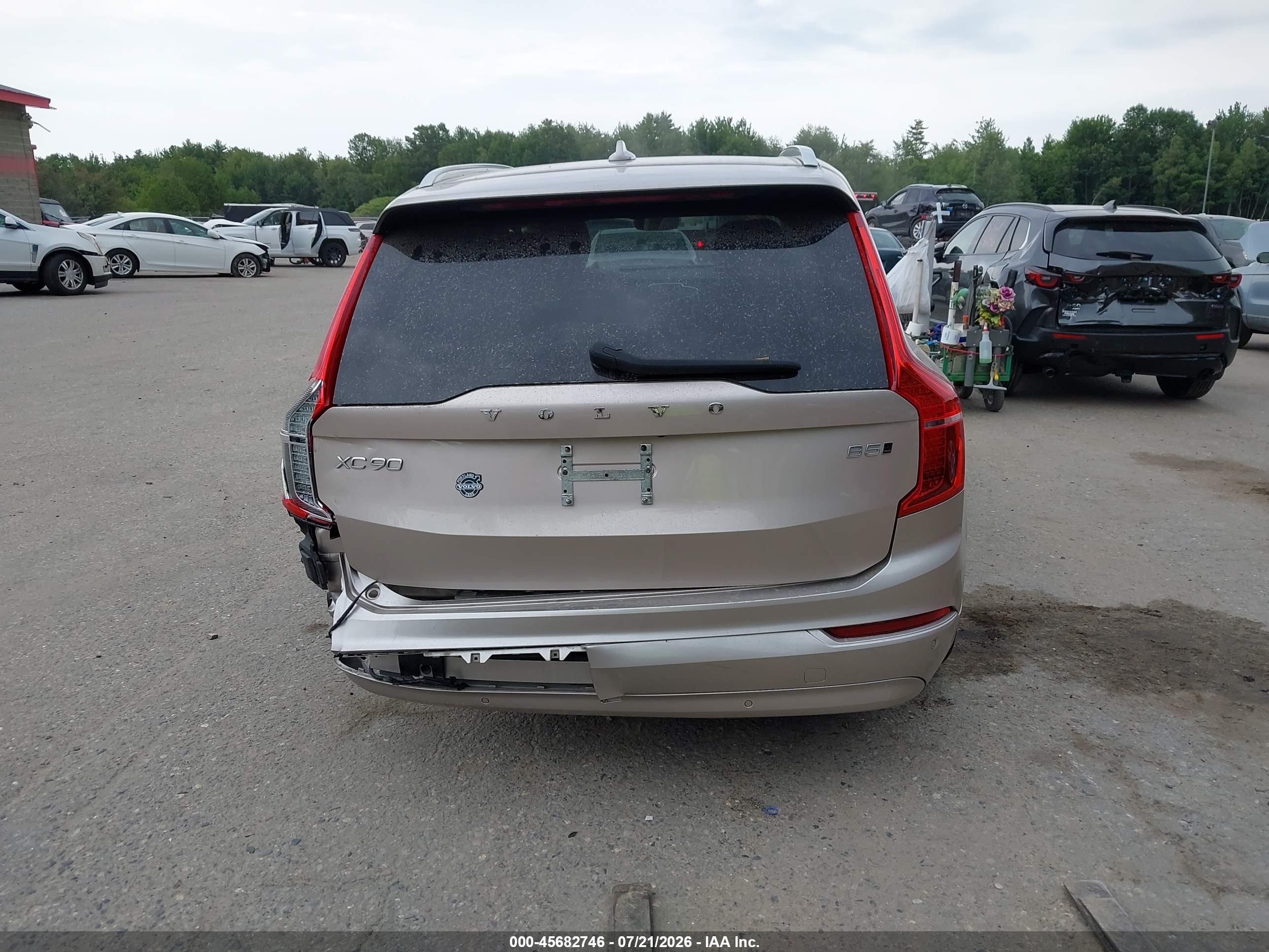 2023 VOLVO XC90 B5 CORE