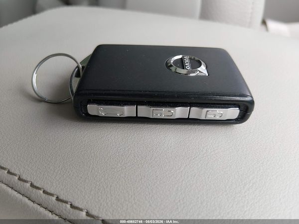 2023 VOLVO XC90 B5 CORE