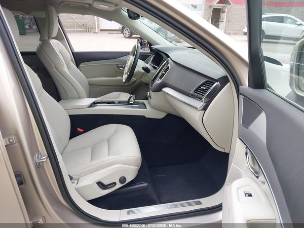 2023 VOLVO XC90 B5 CORE