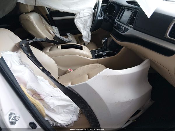 2016 TOYOTA HIGHLANDER XLE V6