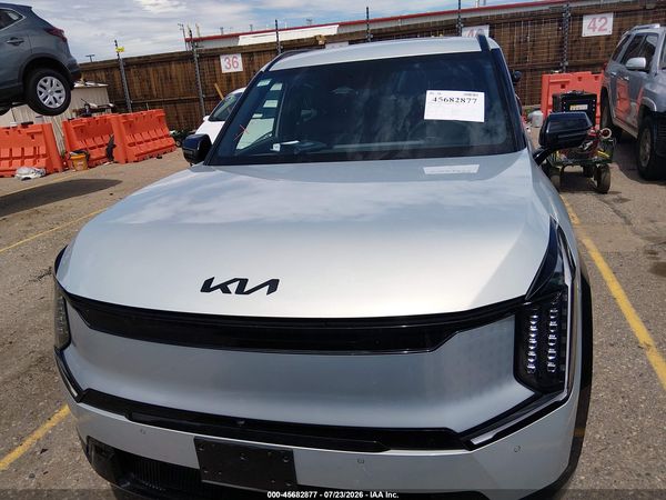 2026 KIA EV9 LAND