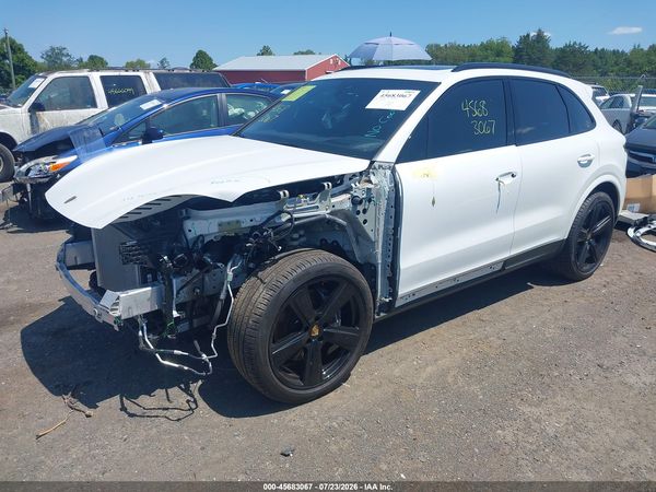 2024 PORSCHE CAYENNE