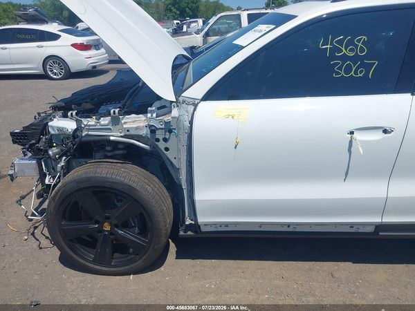2024 PORSCHE CAYENNE