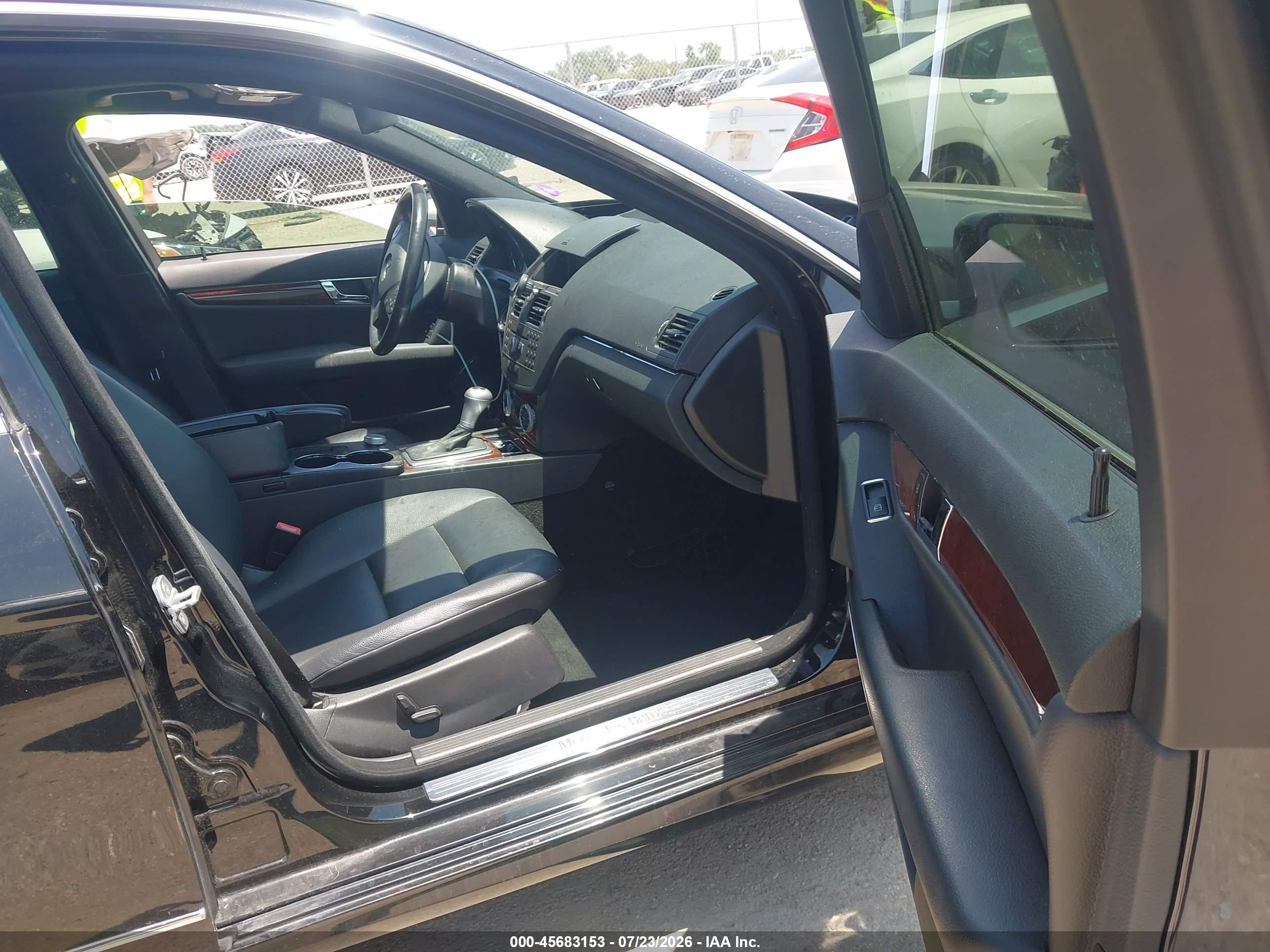 2011 MERCEDES-BENZ C 300 C300